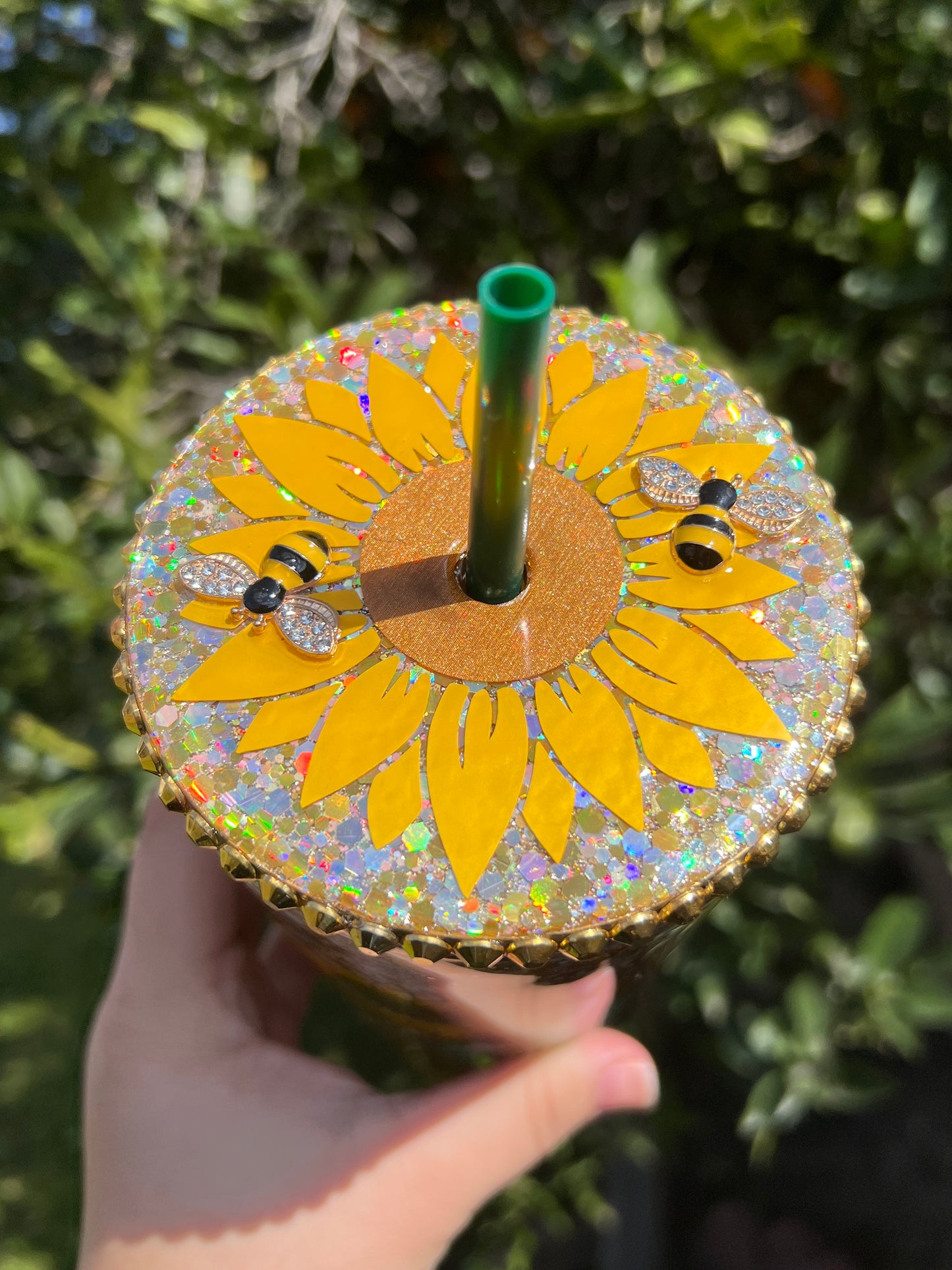 Golden Hour🌻🐝 (Suspended glitter)